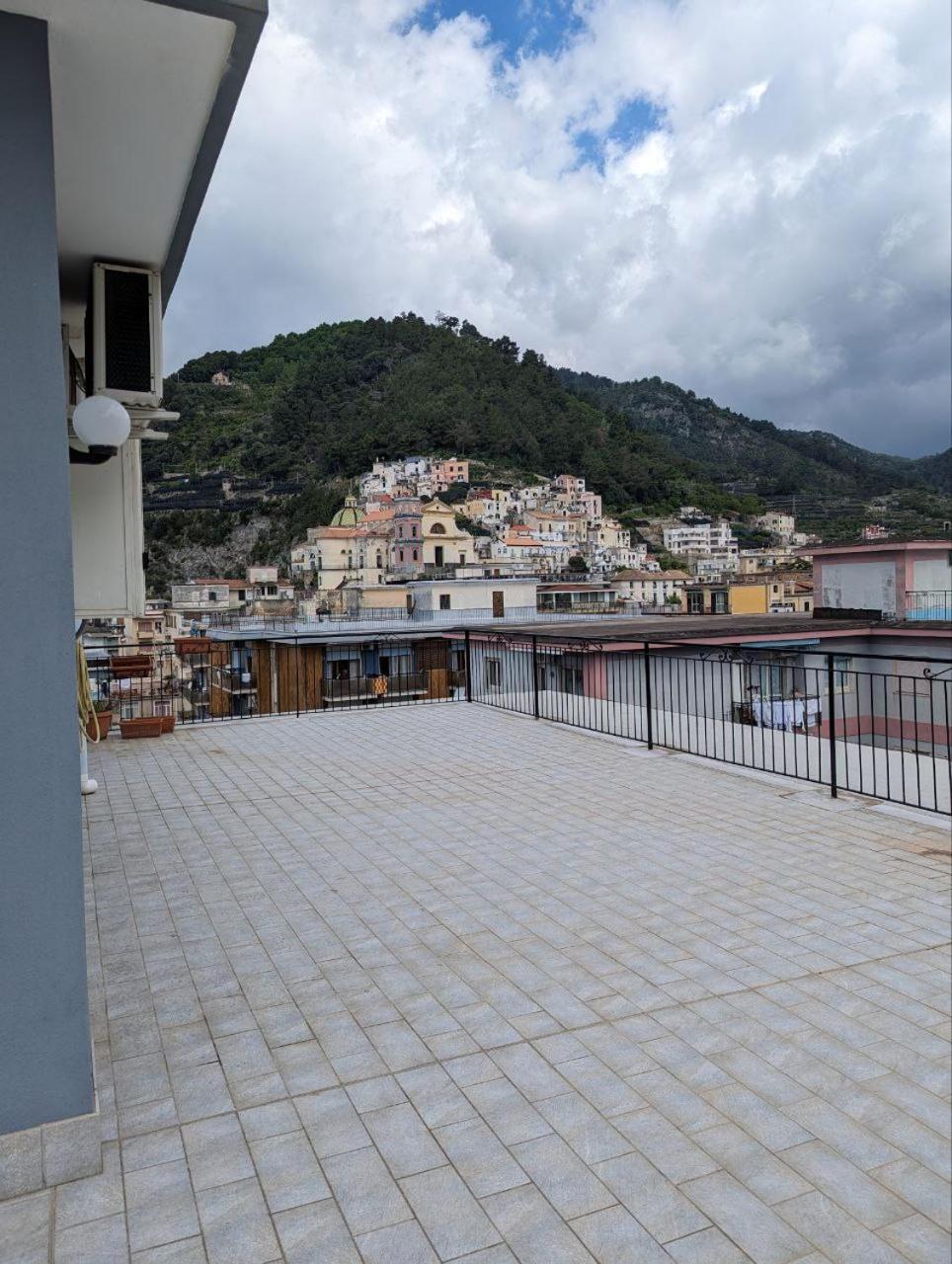 Piccolo Appartamento Con Grande Terrazzo Panoramico Maiori Eksteriør billede