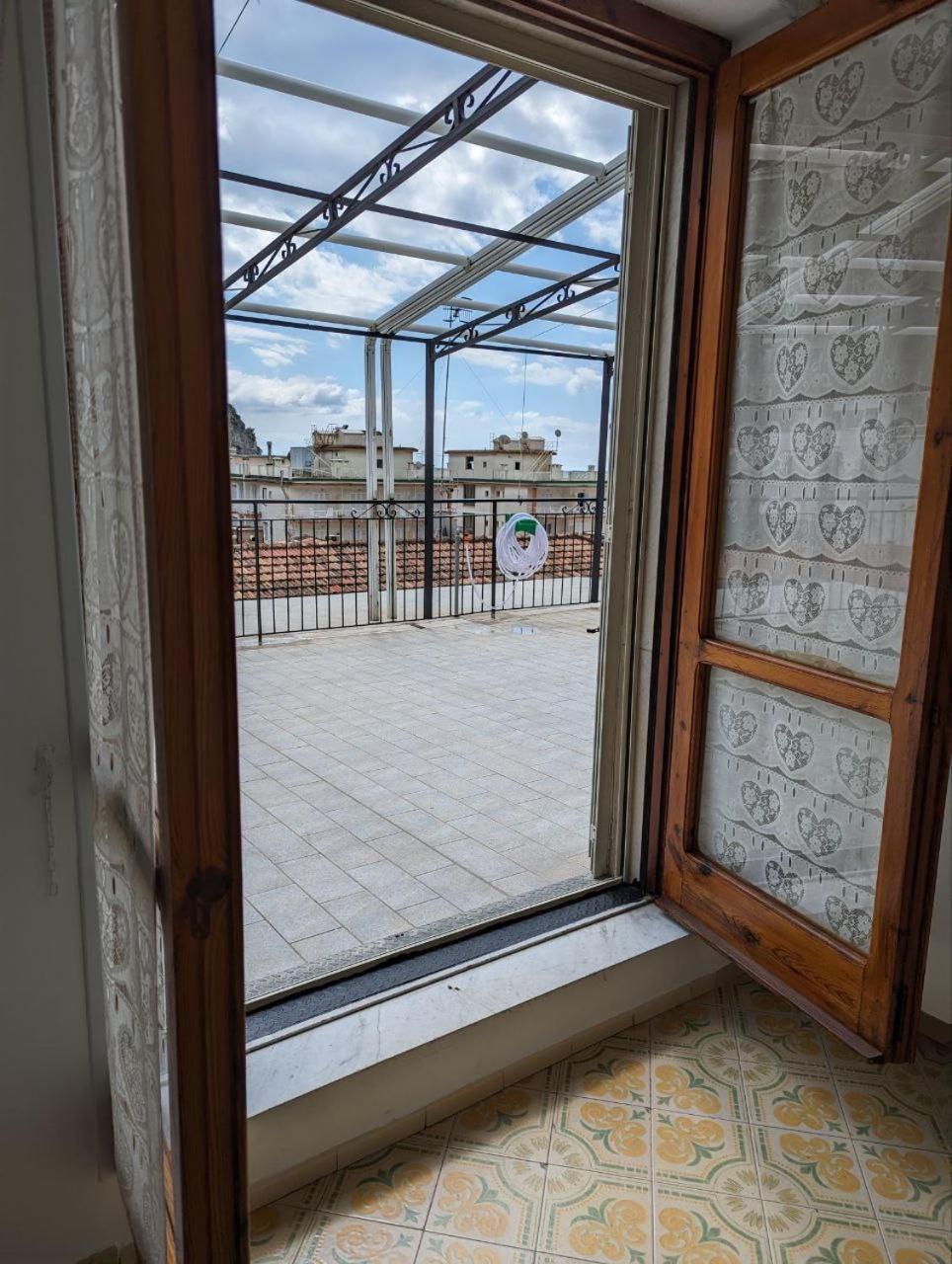 Piccolo Appartamento Con Grande Terrazzo Panoramico Maiori Eksteriør billede